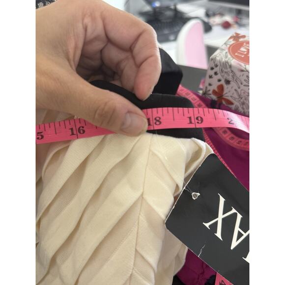 Beautiful NWTs Jax Dress Size 6 - Picture 8 of 9